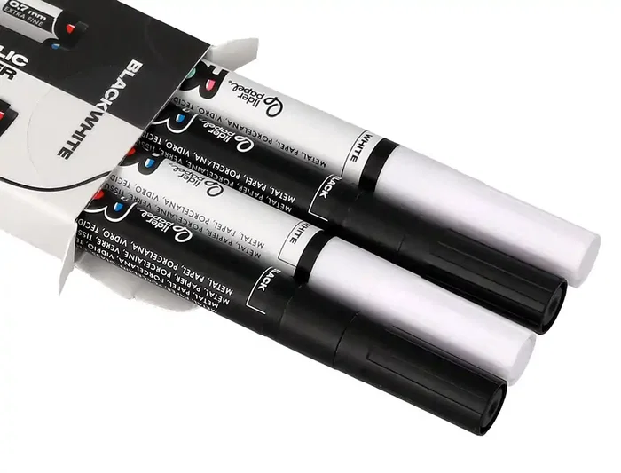 Liderpapel Rotuladores Acrylic Base Agua Todo Tipo de Superficie Punta Fina 0,7 mm Caja de 4 Perfiladores Blanco y Negro