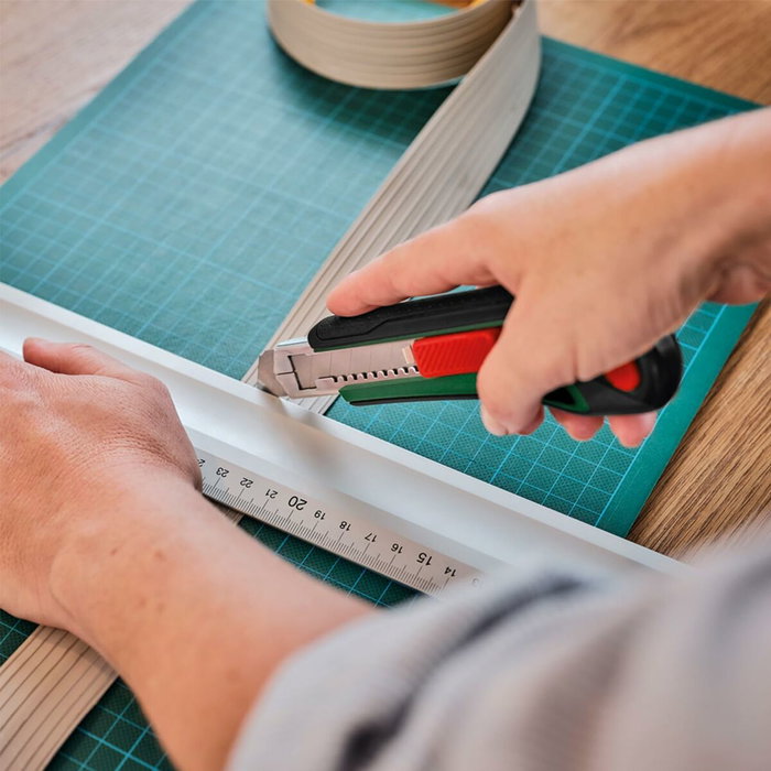Bosch Juego de 10 hojas desprendibles de 18 mm con estuche