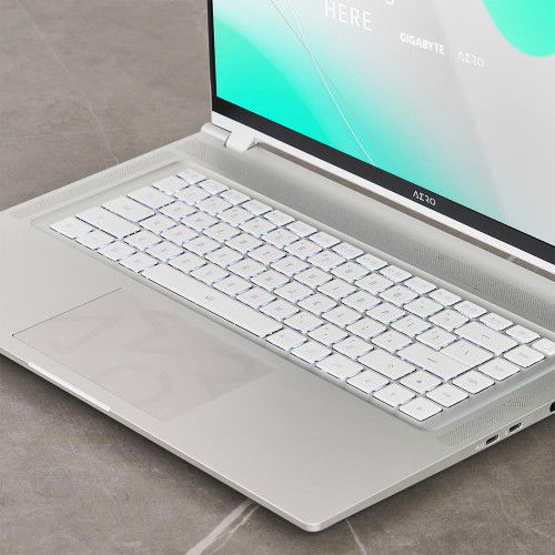 Gigabyte AERO 16 OLED BKF-73ES994SO ordenador portatil Portátil 40,6 cm (16") UHD+ Intel® Core™ i7 i7-13700H 16 GB DDR5-SDRAM 1 TB SSD NVIDIA GeForce RTX 4060 Wi-Fi 6E (802.11ax) Windows 11 Home Plata