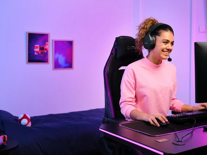 Trust GXT 491 Fayzo Auriculares Gaming Diadema Inalámbricos Dual USB-C/2.4GHz & Bluetooth con Micrófono Desmontable, Sonido 7.1 Virtual, Controladores 50mm, Batería 22h, Negro Trust GXT 491 Fayzo Auriculares Gaming Diadema Inalámbricos Dual USB-C/2.4GHz & Bluetooth con Micrófono Desmontable, Sonido 7.1 Virtual, Controladores 50mm, Batería 22h, Negro