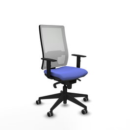 Silla de oficina Horna con mecanismo Sincro tapizada con Tela color Azul claro y malla color Blanco. Equipada con lumbar 1D, Brazos 1D y Ruedas 65 mm parqué