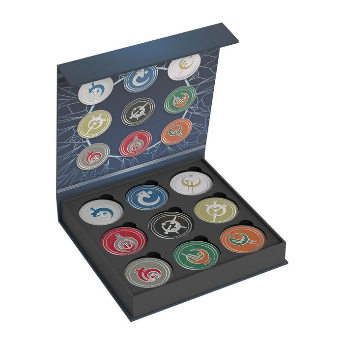 Devir Nacidos de la Bruma Fichas de Metal Esmaltadas Set Oficial 9 Metales Alománticos con Estuche Magnético, Accesorio Juego de Mazos