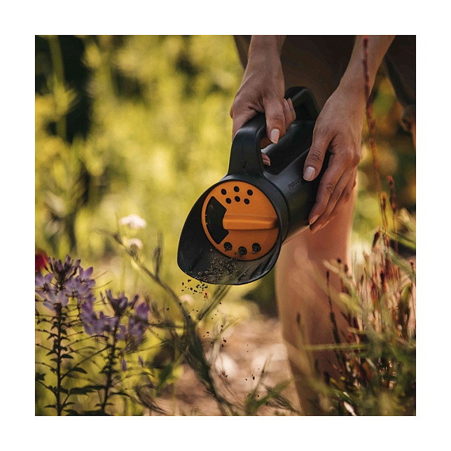 Fiskars Solid Spreader negro y naranja