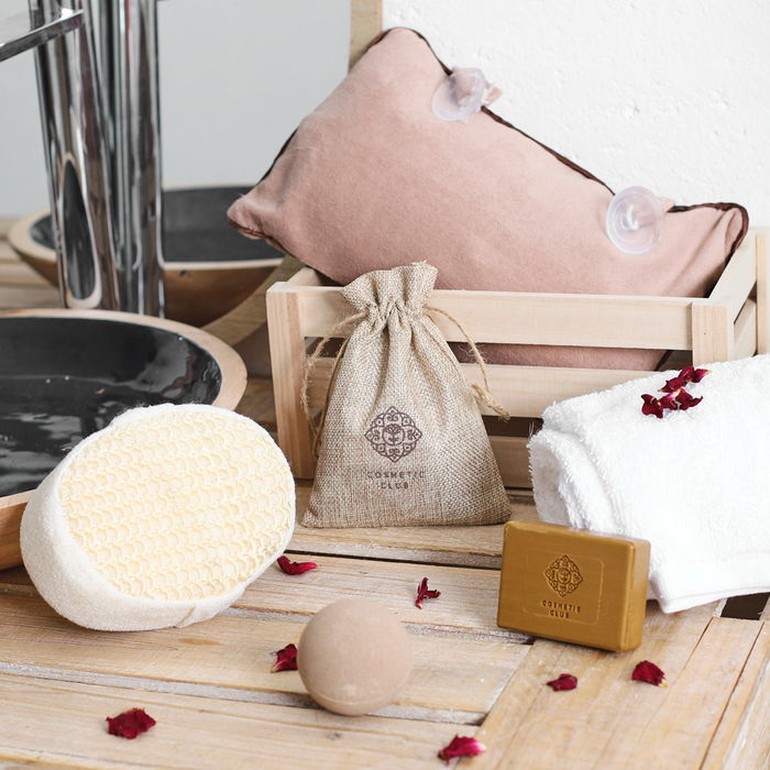 Cosmetic Club Juego de 5 Piezas Baño: Caja de Madera, Cojín, Esponja, Jabón y Sales Aroma Rosa y Miel