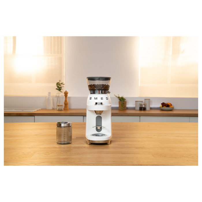 Smeg CGF03WHEU Molinillo de Café 15 Niveles Molienda 240g 150W Blanco
