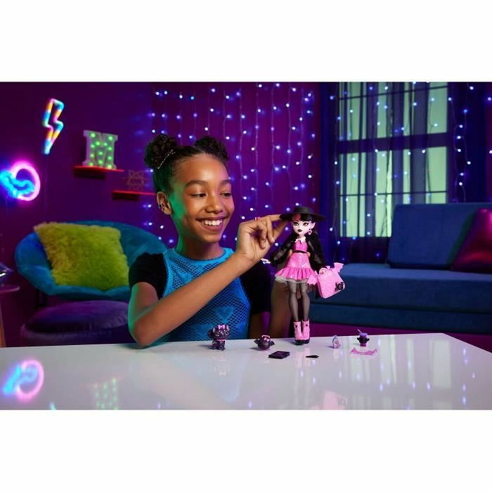 Mattel Monster High Draculaura con Mascota y Accesorios