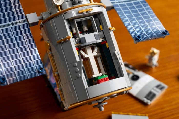 LEGO Icons Hubble-Weltraumteleskop 11382