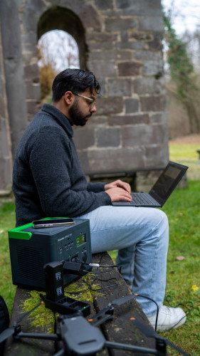 Apc PPS730-GR Estación de Energía Portátil 738Wh Ión de Litio, 2 Schuko, Onda Sinusoidal Pura