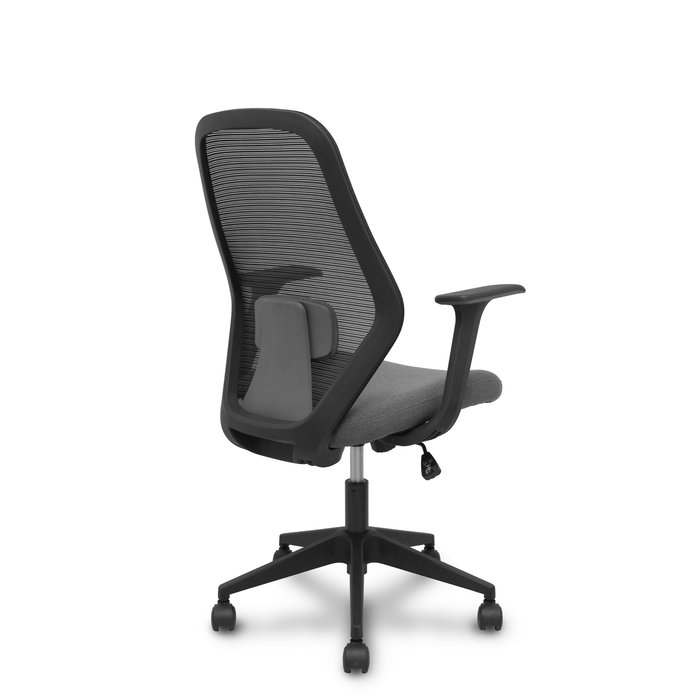 Silla de oficina Ergo529 con mecanismo Basculante tapizada con Tela color Gris y malla color Negro. Equipada con lumbar 1D, Brazos fijos y Ruedas de nailon 50 mm