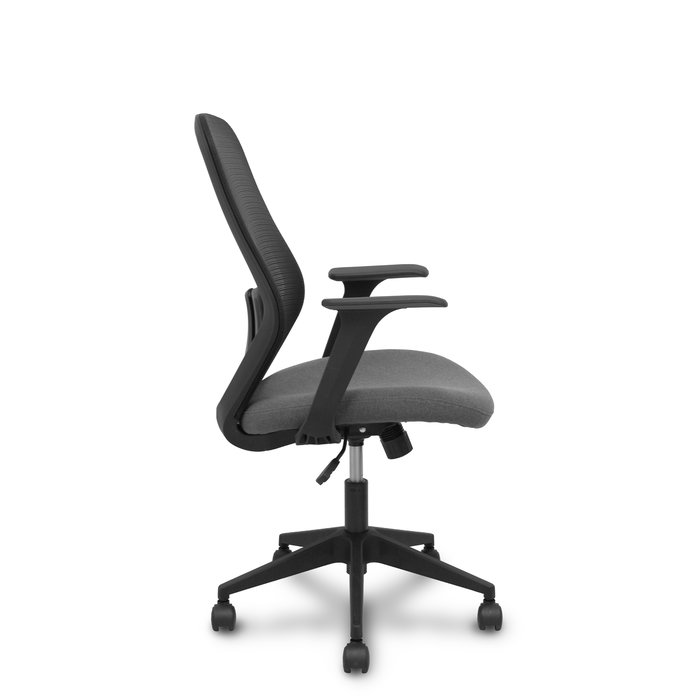 Silla de oficina Ergo529 con mecanismo Basculante tapizada con Tela color Gris y malla color Negro. Equipada con lumbar 1D, Brazos fijos y Ruedas de nailon 50 mm