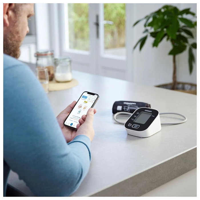 OMRON Tensiómetro de brazo M2+ conectado a App OMRON Tensiómetro de brazo M2+ conectado a App