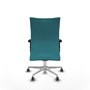 Silla Albacete confidente con mecanismo Sincro tapizada con Tela color Turquesa. Equipada con Base aluminio, Brazos 2D y Ruedas 65 mm parqué