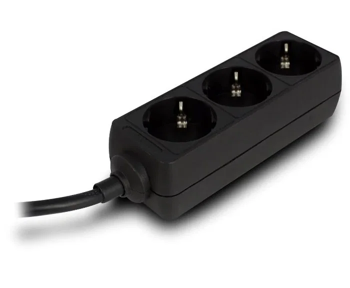 Ewent EW3959 Regleta de 3 Tomas, 1.5 Metros, Tipo F (CEE 7/4), Color Negro, Para Uso en Interiores