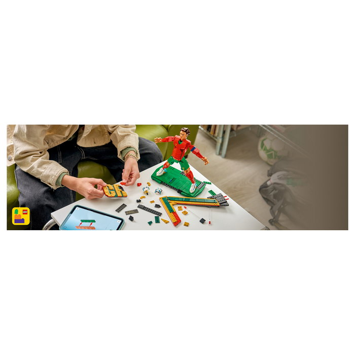 LEGO Editions Cristiano Ronaldo: Leyenda del Fútbol 43016