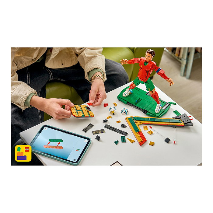 LEGO Editions Cristiano Ronaldo: Leyenda del Fútbol 43016