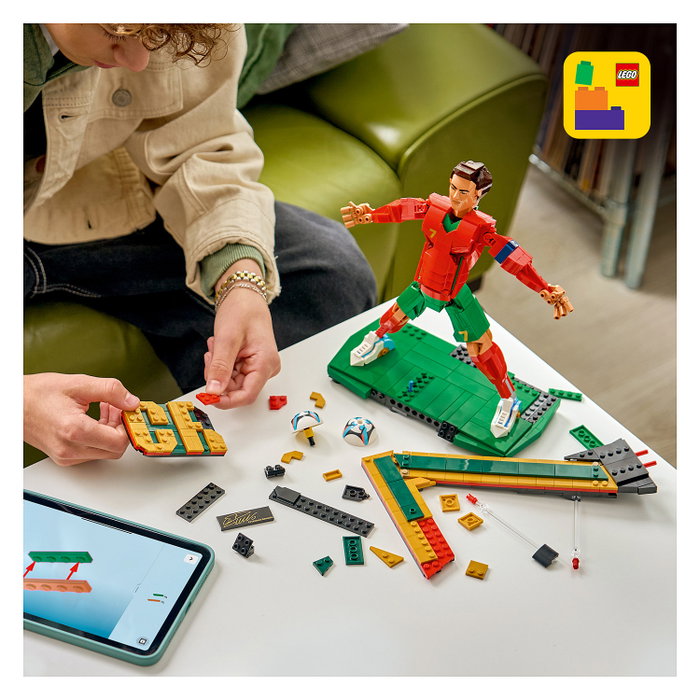 LEGO Editions Cristiano Ronaldo: Leyenda del Fútbol 43016