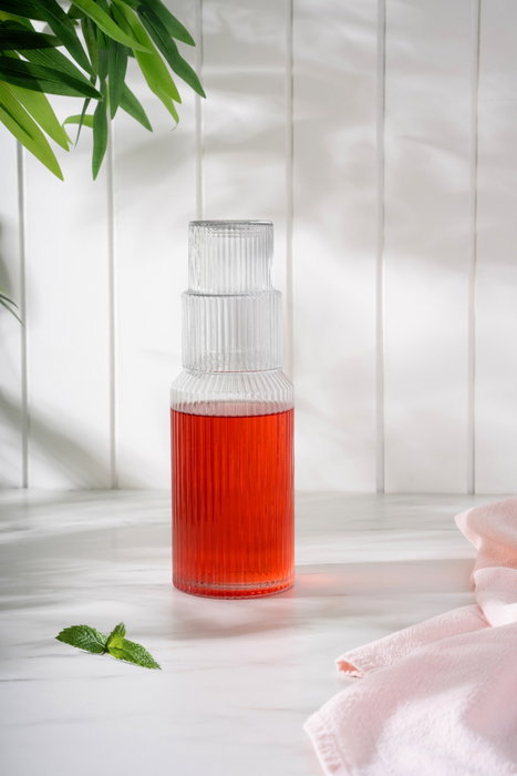 Hermia Botella de Vidrio MRT-R-1030 con Tapón Vaso, 1000ml + 300ml. Elegante y Funcional para Hidratación Saludable y Ecológica