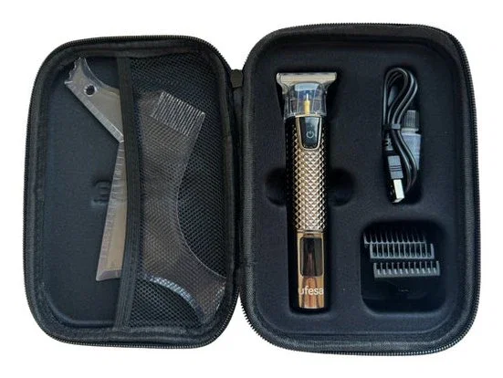 Ufesa CP Razor Fade 60105931 Cortapelos Recargable, Cuchilla en Forma T de 40 mm, Incluye 3 Peines Fijos y Plantilla 8-en-1, Negro Metálico