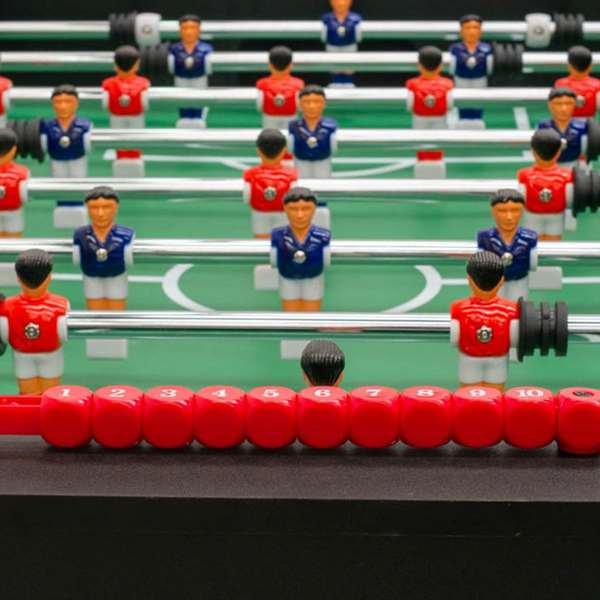 Ociotrends Futbolín Salón Blanco Piernas Cerradas Medidas 139 x 74 x 88 cm