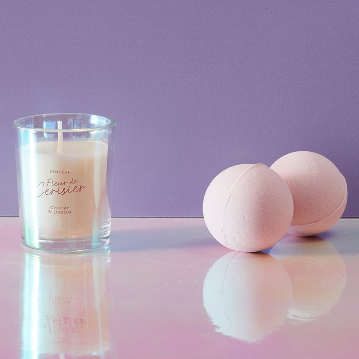 Cosmetic Club Kit Vela y 2 Bombas de Baño Aroma Cereza Colección Pour Elle