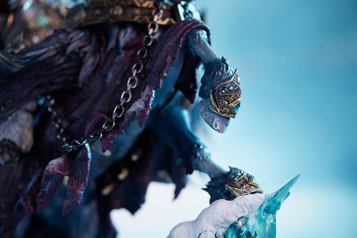World of Warcraft Estatua The Lich King & Invincible 68 cm