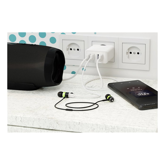 GOOBAY Cargador de red con 4 puertos USB, 30W, blanco GOOBAY Cargador de red con 4 puertos USB, 30W, blanco