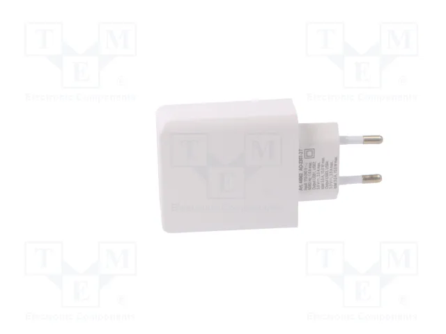 GOOBAY Cargador de red con 4 puertos USB, 30W, blanco GOOBAY Cargador de red con 4 puertos USB, 30W, blanco
