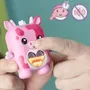 Hasbro Nano-mals Mootilda la Vaca Rosa Compañero Electrónico Más de 70 Reacciones para Niños Edades 5+