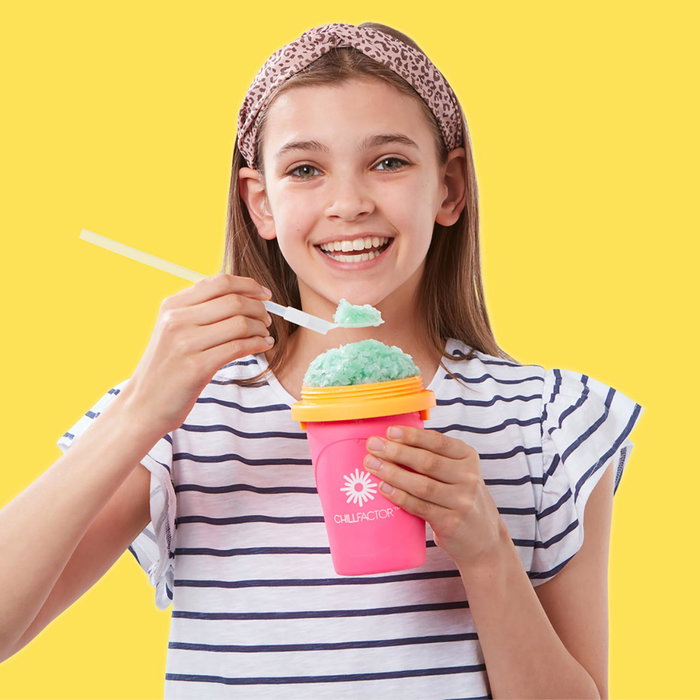 Bandai Chillfactor Vaso para granizado (1 unidad aleatoria) inevitablemente refrescante