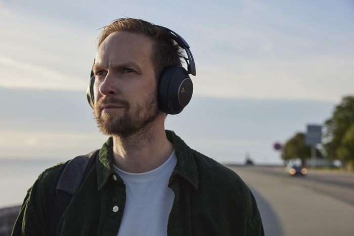 Poly Voyager Surround 80 UC Microsoft Teams Certified USB-C Headset +USB-C/A Adapter