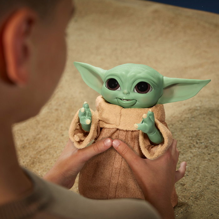 Hasbro Galactic Snackin Grogu Figura Interactiva Baby Yoda The Child Mandalorian Star Wars 23cm Sonidos y Movimientos +4 Años