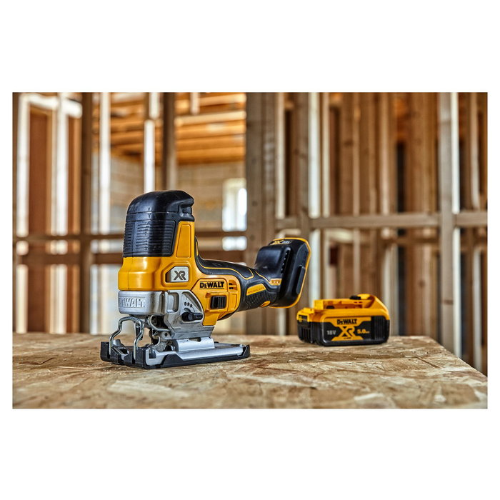 DeWALT Sierra de Calar DCS335N-XJ, Sin Batería, 2 kg