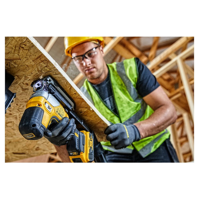 DeWALT Sierra de Calar DCS335N-XJ, Sin Batería, 2 kg