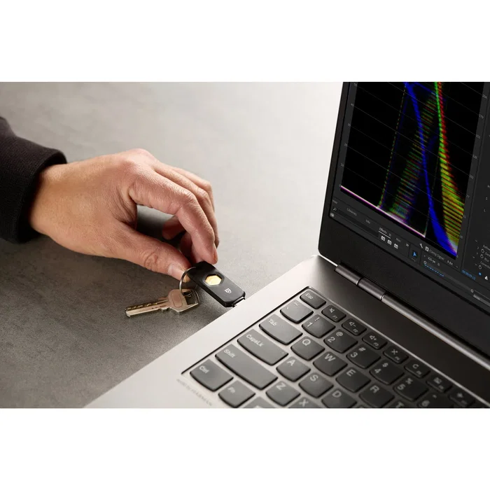 Kensington VeriMark NFC+ Llave de seguridad USB-C y NFC FIDO2 Nivel 2