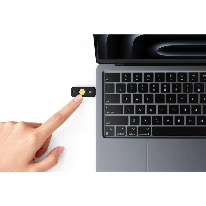 Kensington VeriMark NFC+ Llave de seguridad USB-C y NFC FIDO2 Nivel 2