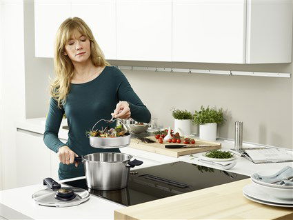 Fissler 622-812-08-070/0 Olla a Presión Vitavit Premium 8L - 26cm con Cestillo + Trípode