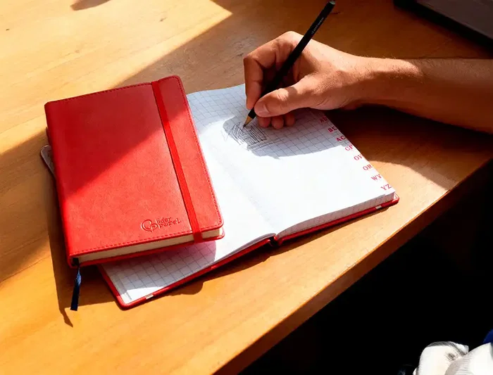 Liderpapel Libreta Similpiel A7 120 Hojas 70gr Cuadriculada Rojo