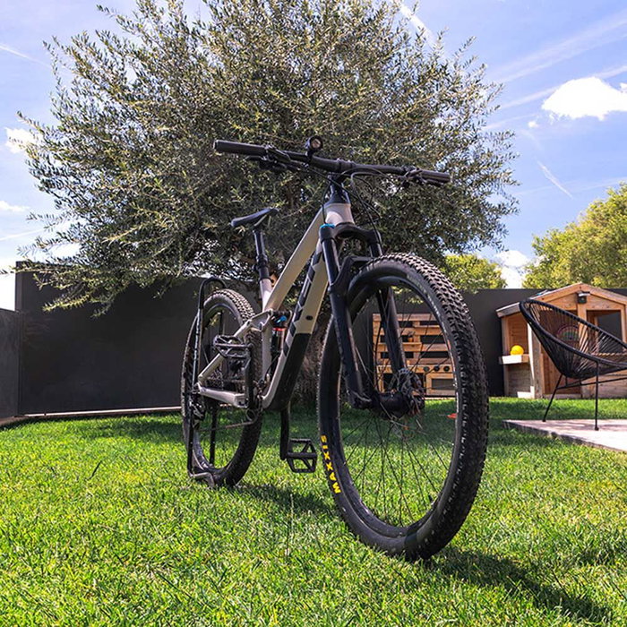 Edm Foco Led Aluminio Recargable 180 Lm Bicicleta Frontal 5W