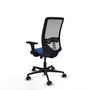 Silla de oficina Zulema con mecanismo Sincro tapizada con Tela color Azul marino y malla color Gris. Equipada con lumbar 1D, Brazos 2D y Ruedas 65mm nailon