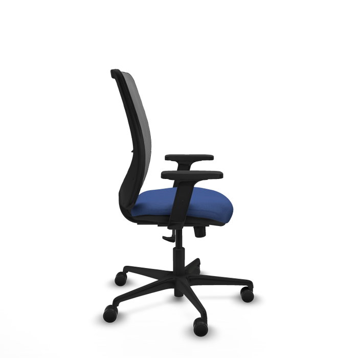 Silla de oficina Zulema con mecanismo Sincro tapizada con Tela color Azul marino y malla color Gris. Equipada con lumbar 1D, Brazos 2D y Ruedas 65mm nailon Silla de oficina Zulema con mecanismo Sincro tapizada con Tela color Azul marino y malla color Gris. Equipada con lumbar 1D, Brazos 2D y Ruedas 65mm nailon