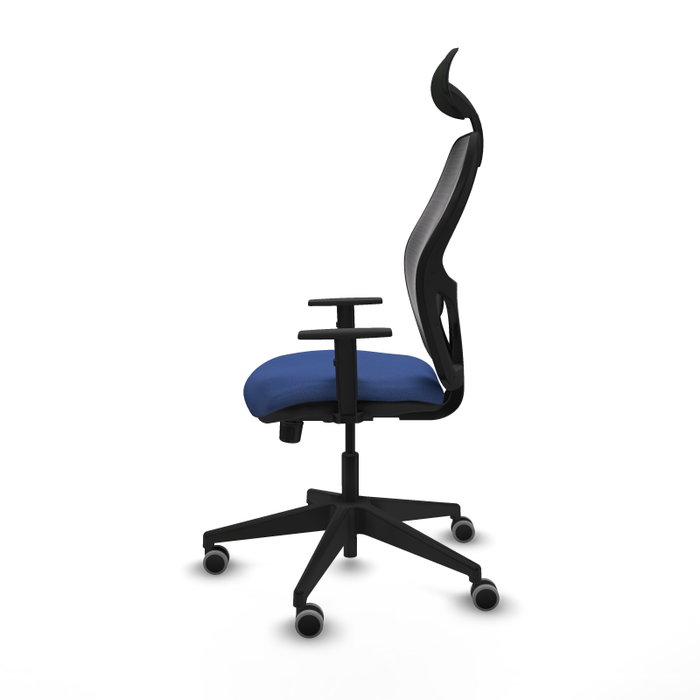 Silla de oficina Alocén con mecanismo Sincro tapizada con Tela color Azul marino y malla color Negro. Equipada con lumbar 1D, Brazos 1D, Cabecero Fijo y Ruedas 65 mm parqué