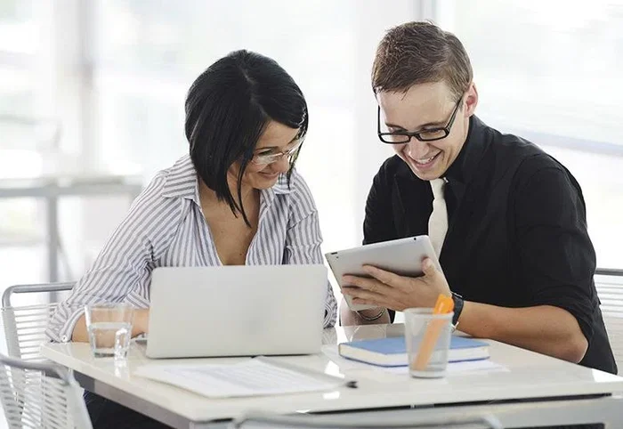 Netgear 6000451 - Antena Externa 2.5 dBi, 1710-5925 MHz, para Móviles y Routers como MR1100, MR5200, LM1200, Longitud de Cable 100 m, Negro