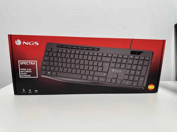 NGS Teclado SPECTRA USB Ultraslim Silencioso Multimedia con Teclas Planas y Diseño QWERTY Español 96% Negro para Hogar/Oficina