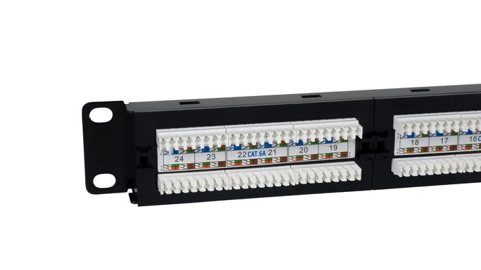 PHASAK PU 2421 - Panel de Parcheo/Patch Panel 19", 24 Puertos Cat.6A UTP RJ45 Dual, Diseño 1U para Rack, Color Negro