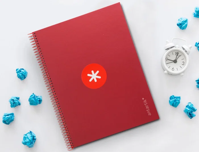 Antartik Cuaderno espiral micro A4, tapa forrada, 80 hojas, 90 gr, impresión horizontal, color frambuesa