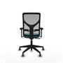 Silla de oficina Motilla con mecanismo Sincro tapizada con Tela color Turquesa y malla color Gris. Equipada con lumbar 1D, Brazos 3D y Ruedas 65 mm parqué