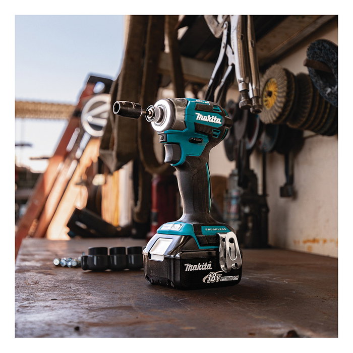 Makita DTD173Z Akku-Schlagschrauber, 18V, Brushless, 1/4", Bis zu 180 Nm, 0-3600 RPM, mit LED-Arbeitsscheinwerfer