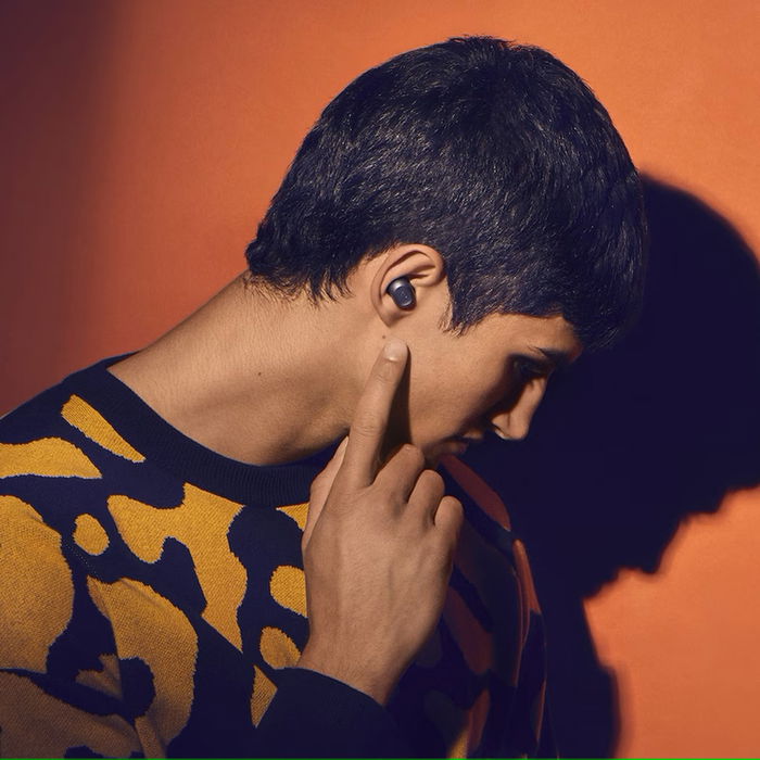 ENERGY SISTEM Urban 3 451821 - Auriculares True Wireless Inalámbricos Bluetooth 5.1 con Carga Qi, 25h Autonomía, Control Táctil, Micrófono y Asistente de Voz, Color Blanco