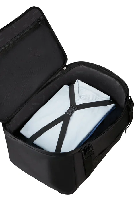 American Tourister Mochila de viaje Urban Track, 44 Litros, Negra, Unisex, con compartimento para portátil y bolsillos con cremallera