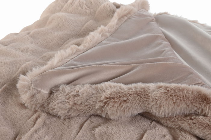 DKD Home Decor Rabit fur april 24 b Manta Rosa Palo 240 x 1 x 220 cm DKD Home Decor Rabit fur april 24 b Manta Rosa Palo 240 x 1 x 220 cm
